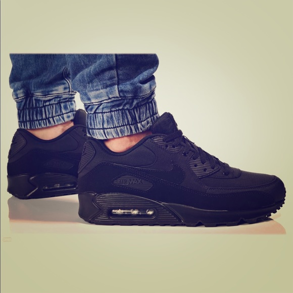 air max 90 essential triple black